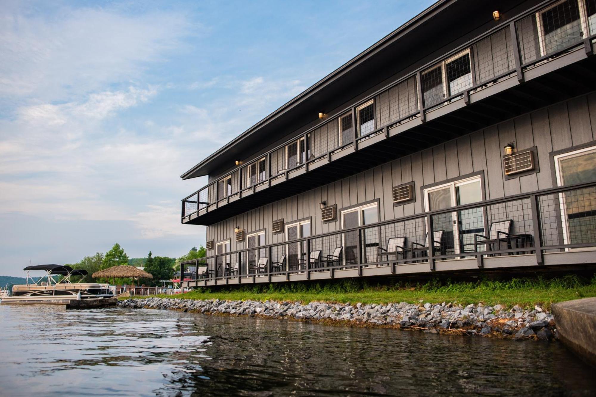 Lake Bomoseen Lodge Buitenkant foto